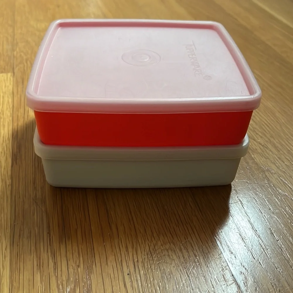 Tupperware set of 2  sandwich containers